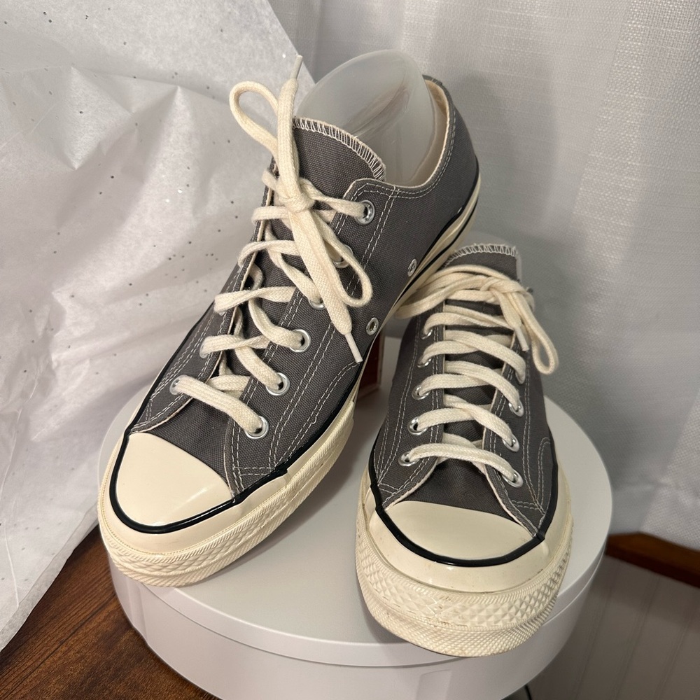 Converse Gray Canvas Sneakers -size 8 men’s 10 in woman’s